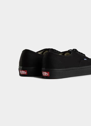 Vans Authentic Shoes - Unisex in Black