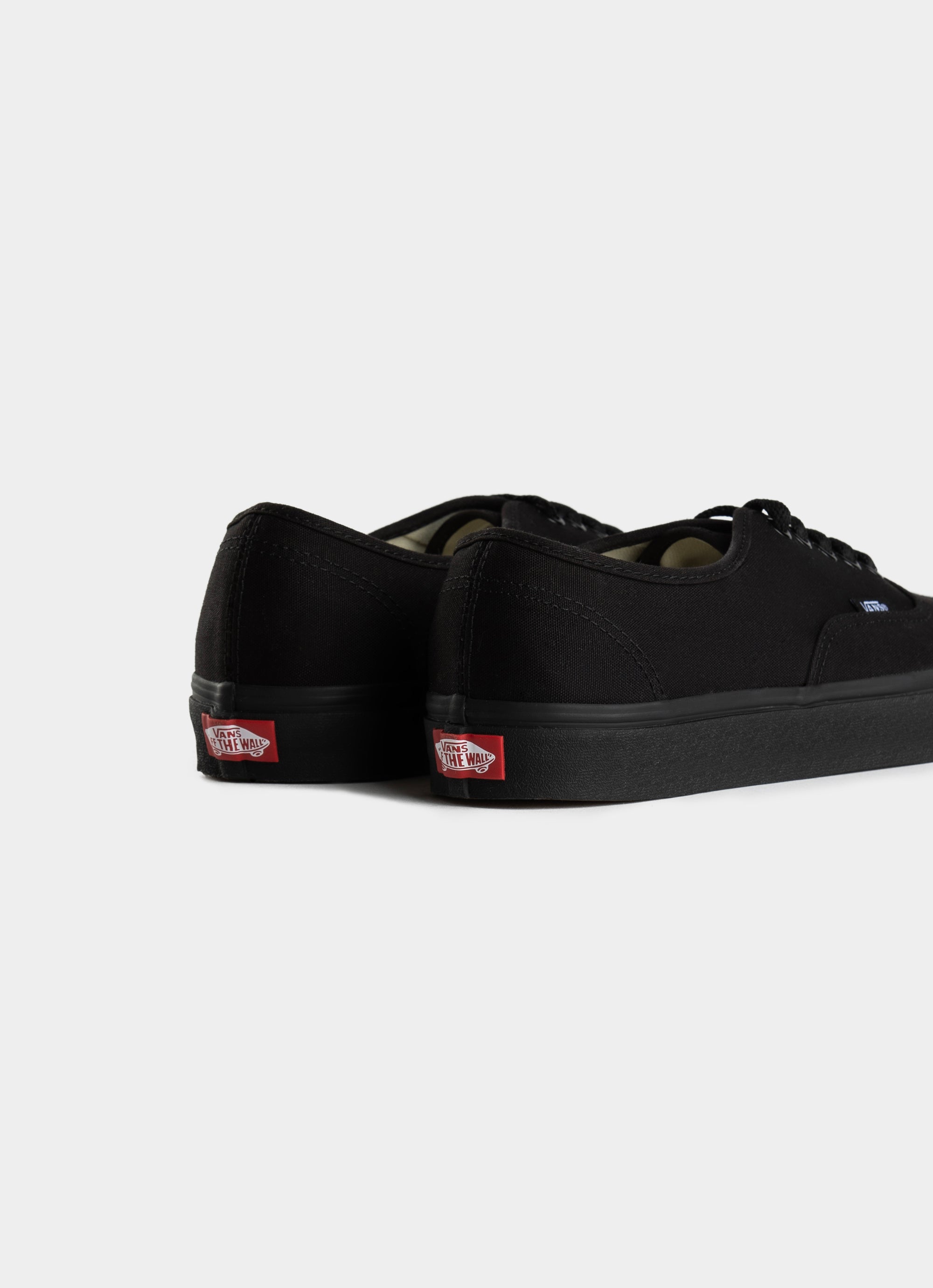 Vans Authentic Shoes - Unisex in Black