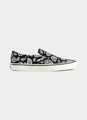 Vans Classic Slip-on Shoes - Womens in Black