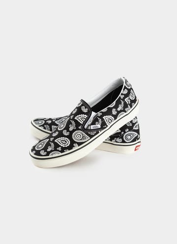 Vans Classic Slip-on Shoes - Womens in Black