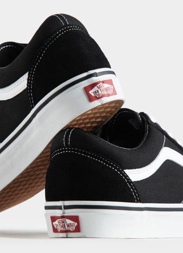 Vans Old Skool Shoes in Black