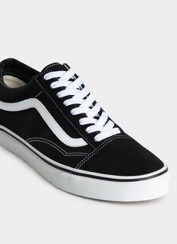 Vans Old Skool Shoes in Black