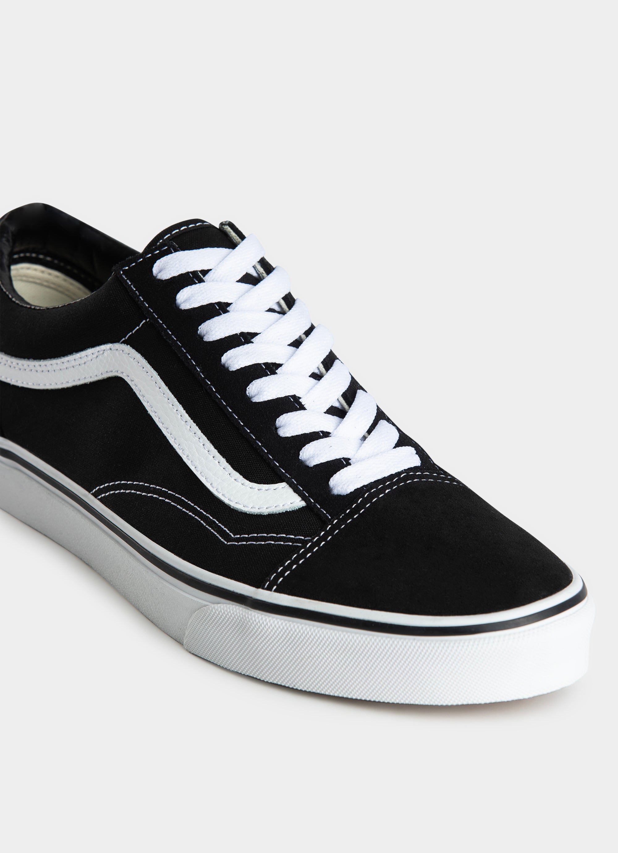 Vans Old Skool Shoes in Black