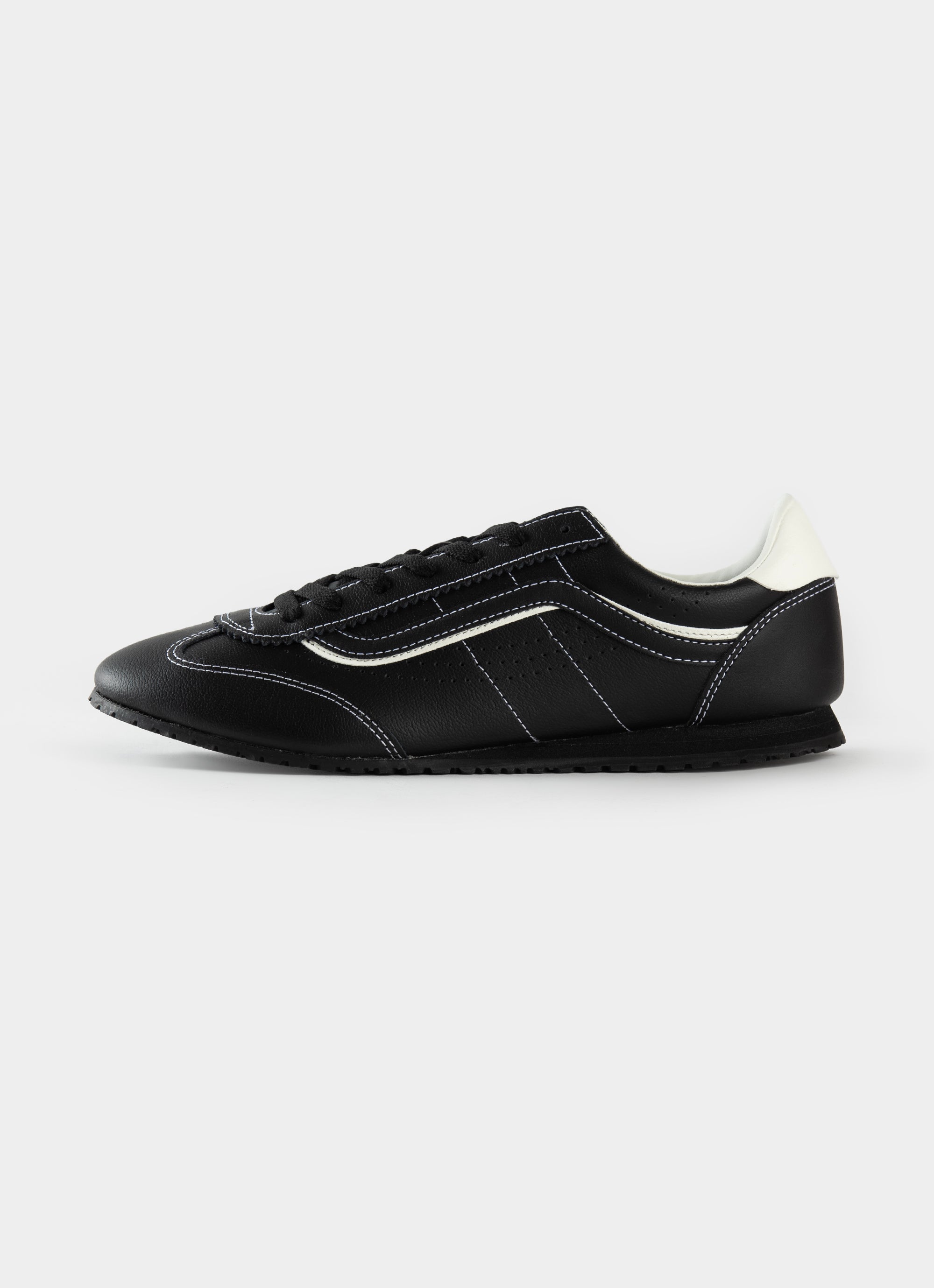 Vans Super Low Pro Shoes - Unisex in Black