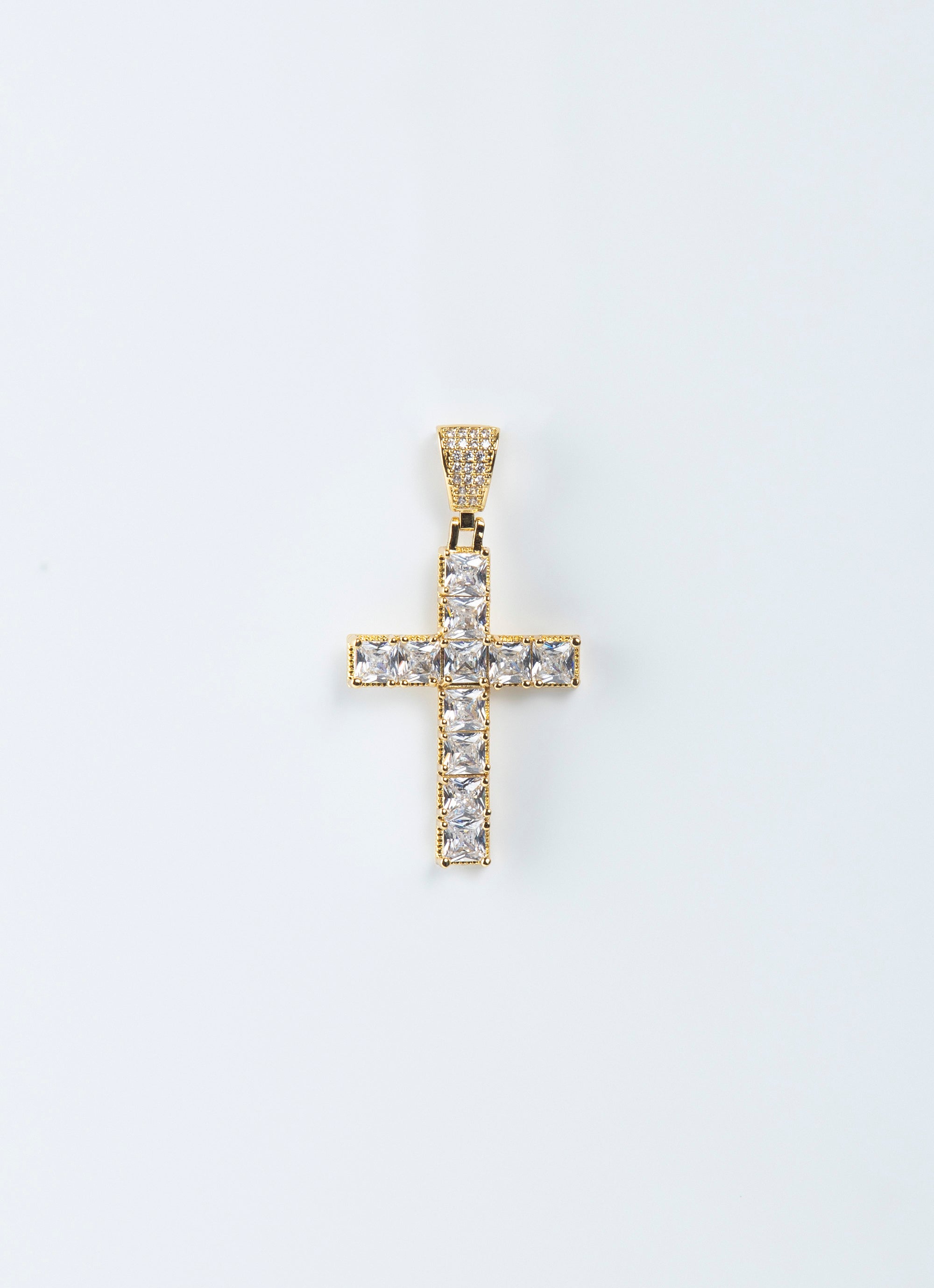 Vendetta Holy Cross Pendant in Gold