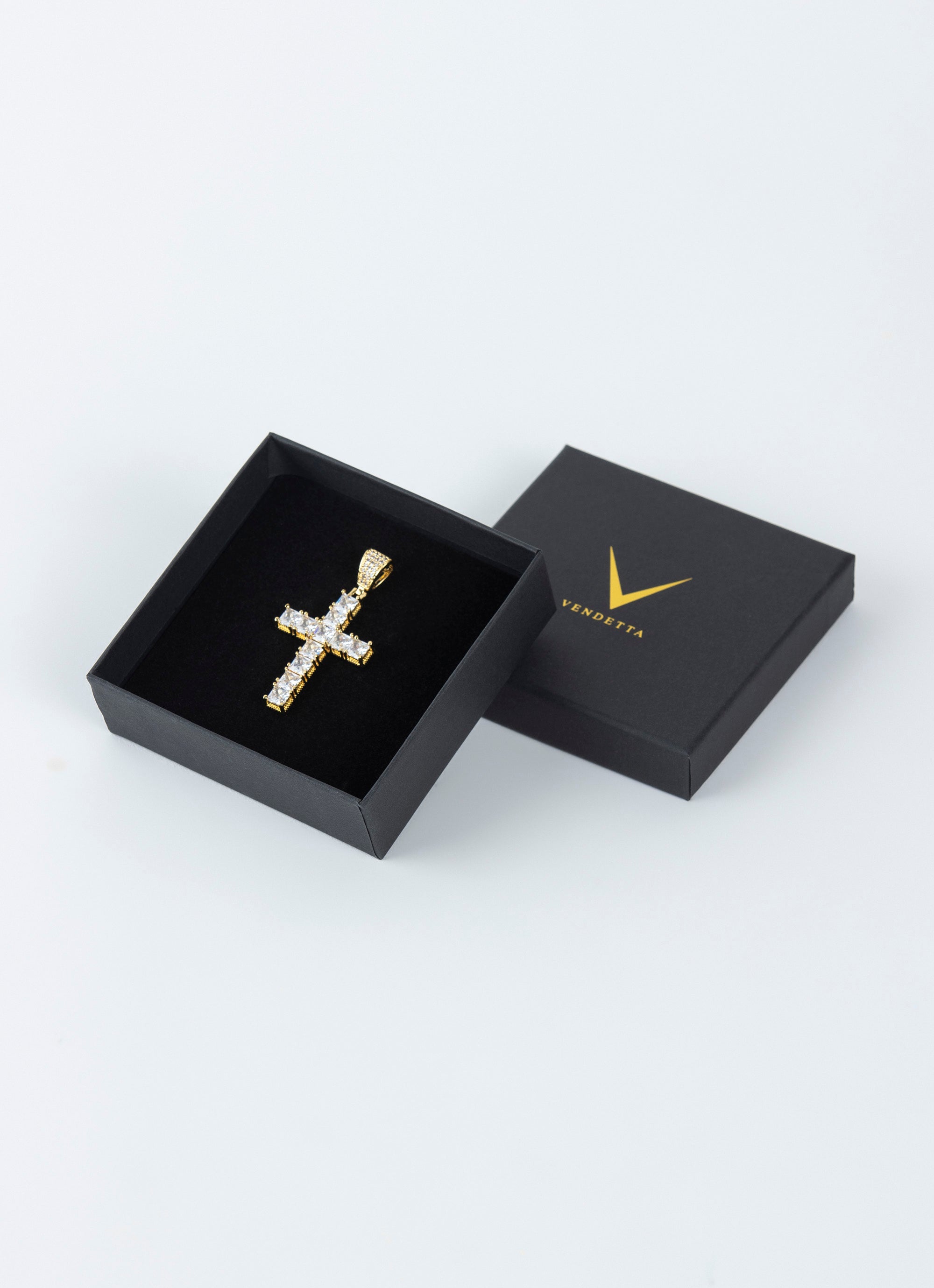Vendetta Holy Cross Pendant in Gold