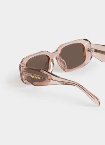 Vendetta Revel Sunglasses in Pink