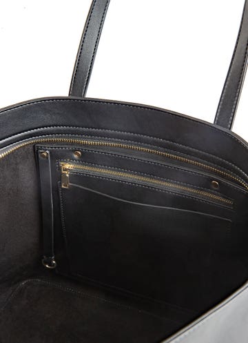 Vendetta Voyager Bag in Black